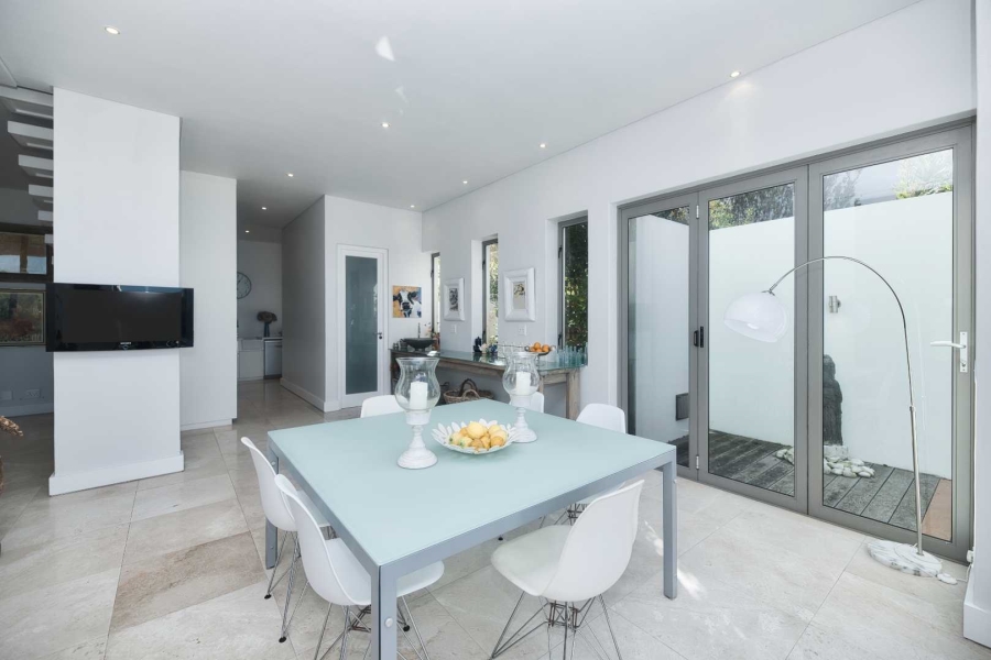 3 Bedroom Property for Sale in Fernkloof Estate Western Cape